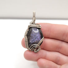 Load image into Gallery viewer, Purple Labradorite Pendant. - The Crystal Connoisseurs
