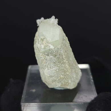 Quartz with Calcite. 10g - The Crystal Connoisseurs