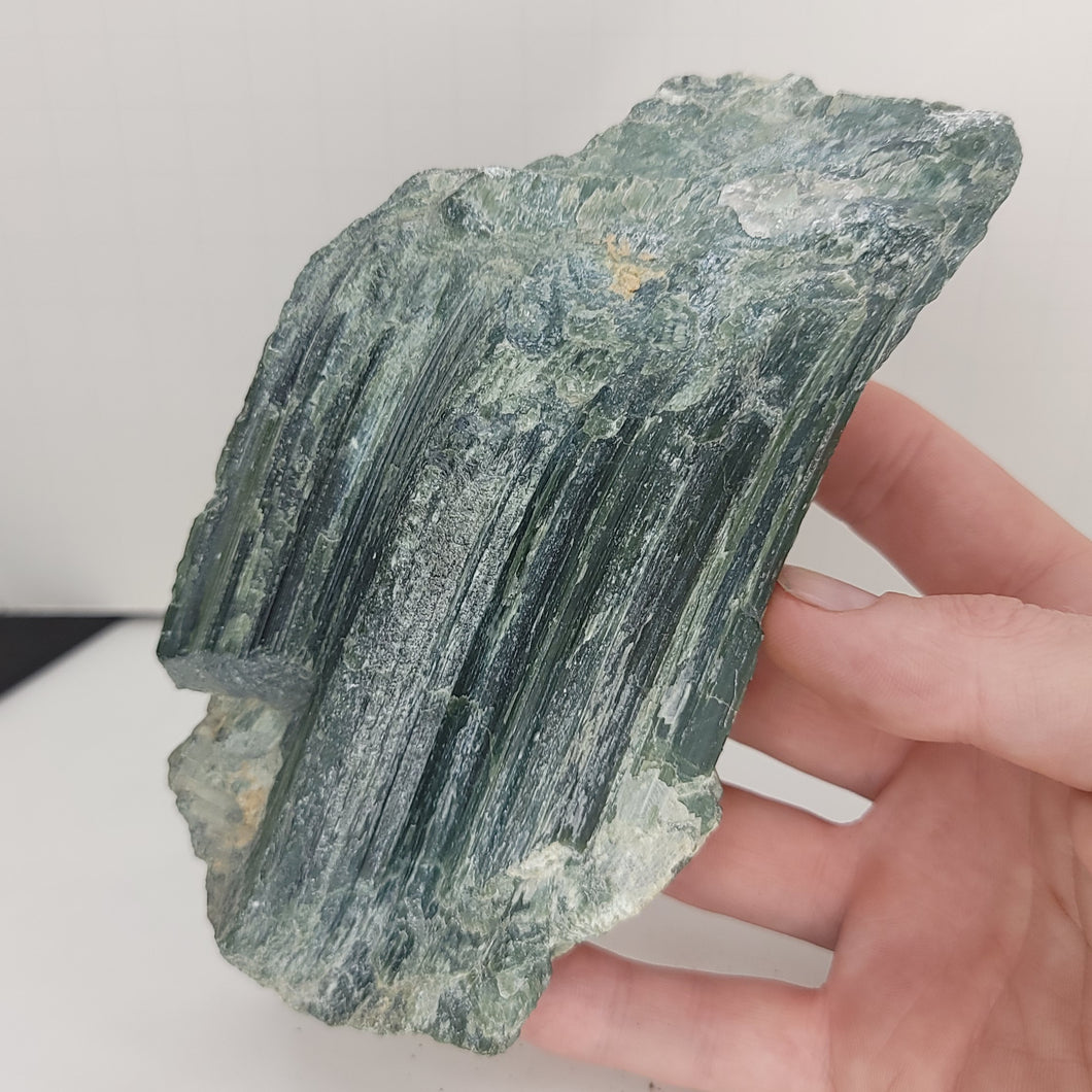 Green Tremolite. 390g. - The Crystal Connoisseurs