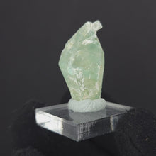 Load and play video in Gallery viewer, Fuchsite Quartz. Northern California. 4g
