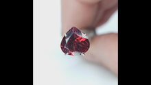 Load and play video in Gallery viewer, Garnet Facet. Pear. 2.2ct
