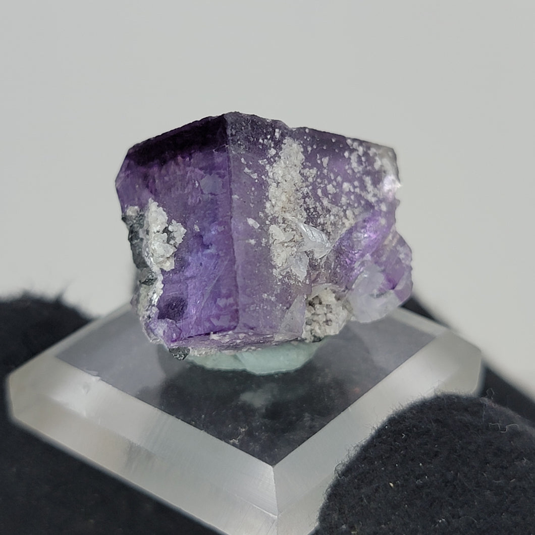 Purple Fluorite from Hunan, China. 7g.