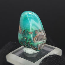 Load image into Gallery viewer, Gem Silica from Mexico. 6g - Locale: Mexico. Weight: 6.04 grams. Dimensions: 25 x 21 x 9mm - The Crystal Connoisseurs
