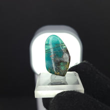 Load image into Gallery viewer, Gem Silica from Mexico. 2g - Locale: Mexico. Weight: 2.18 grams. Dimensions: 24 x 14 x 4.5mm - The Crystal Connoisseurs
