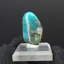 Load image into Gallery viewer, Gem Silica from Mexico. 2g - Locale: Mexico. Weight: 2.18 grams. Dimensions: 24 x 14 x 4.5mm - The Crystal Connoisseurs
