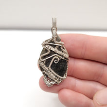 Load image into Gallery viewer, Purple Labradorite Pendant. - The Crystal Connoisseurs
