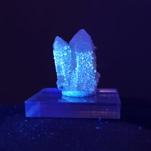 Load image into Gallery viewer, Quartz with Calcite. 5g - The Crystal Connoisseurs
