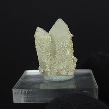 Load image into Gallery viewer, Quartz with Calcite. 5g - The Crystal Connoisseurs
