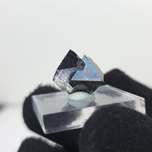 Load image into Gallery viewer, Rainbow Magnetite. 7g
