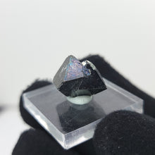 Load image into Gallery viewer, Rainbow Magnetite. 7g
