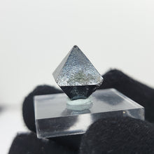 Load image into Gallery viewer, Rainbow Magnetite. 8g
