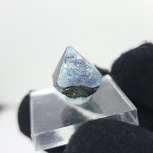 Load image into Gallery viewer, Rainbow Magnetite. 8g
