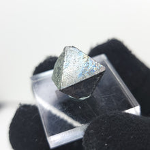 Load image into Gallery viewer, Rainbow Magnetite. 10g
