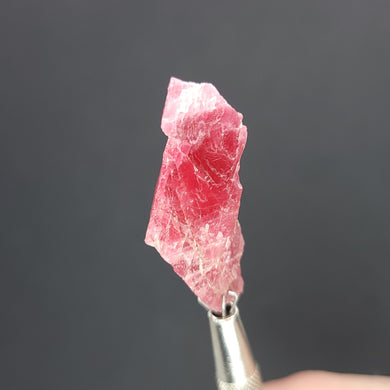 Rhodonite. 7g - The Crystal Connoisseurs