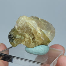 Load image into Gallery viewer, Sphene / Titanite from Pakistan. 15g
