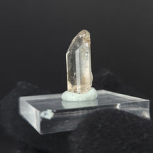 Load image into Gallery viewer, Facet Grade Topaz. 3g - The Crystal Connoisseurs
